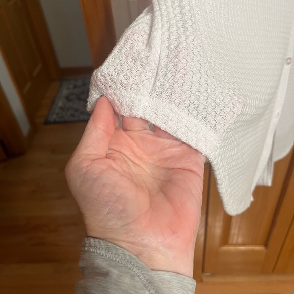 White button front top Tommy Hilfiger SZ L Thermal texture v neck long s… - Picture 2 of 12